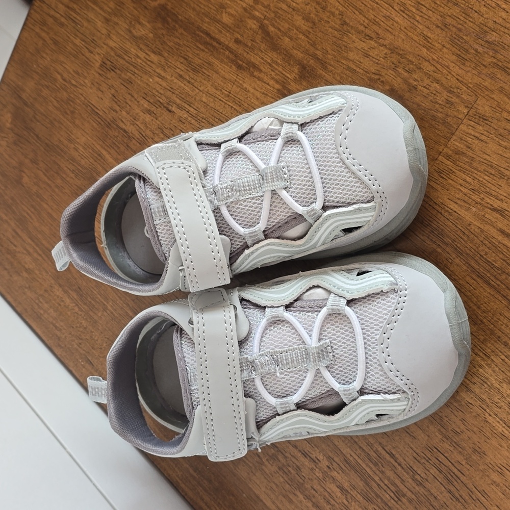 Grey oshkosh sandals